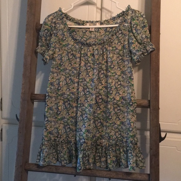 Decree Tops - Decree brand top size medium